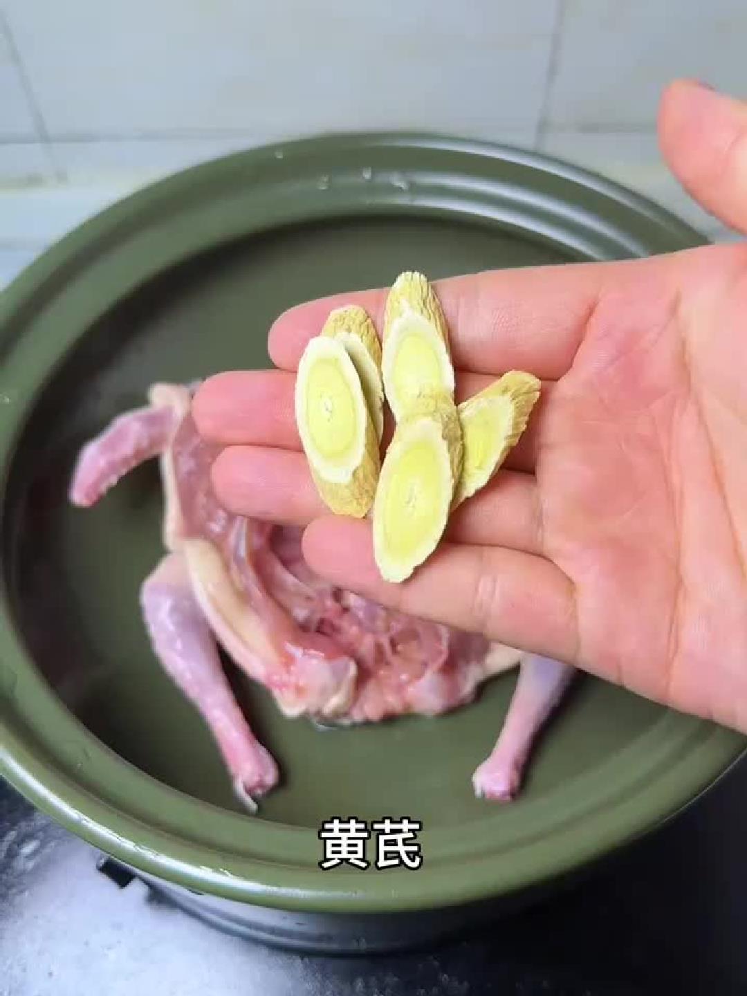 秋冬滋补首选:广式鸽子汤,暖身养胃一碗搞定!