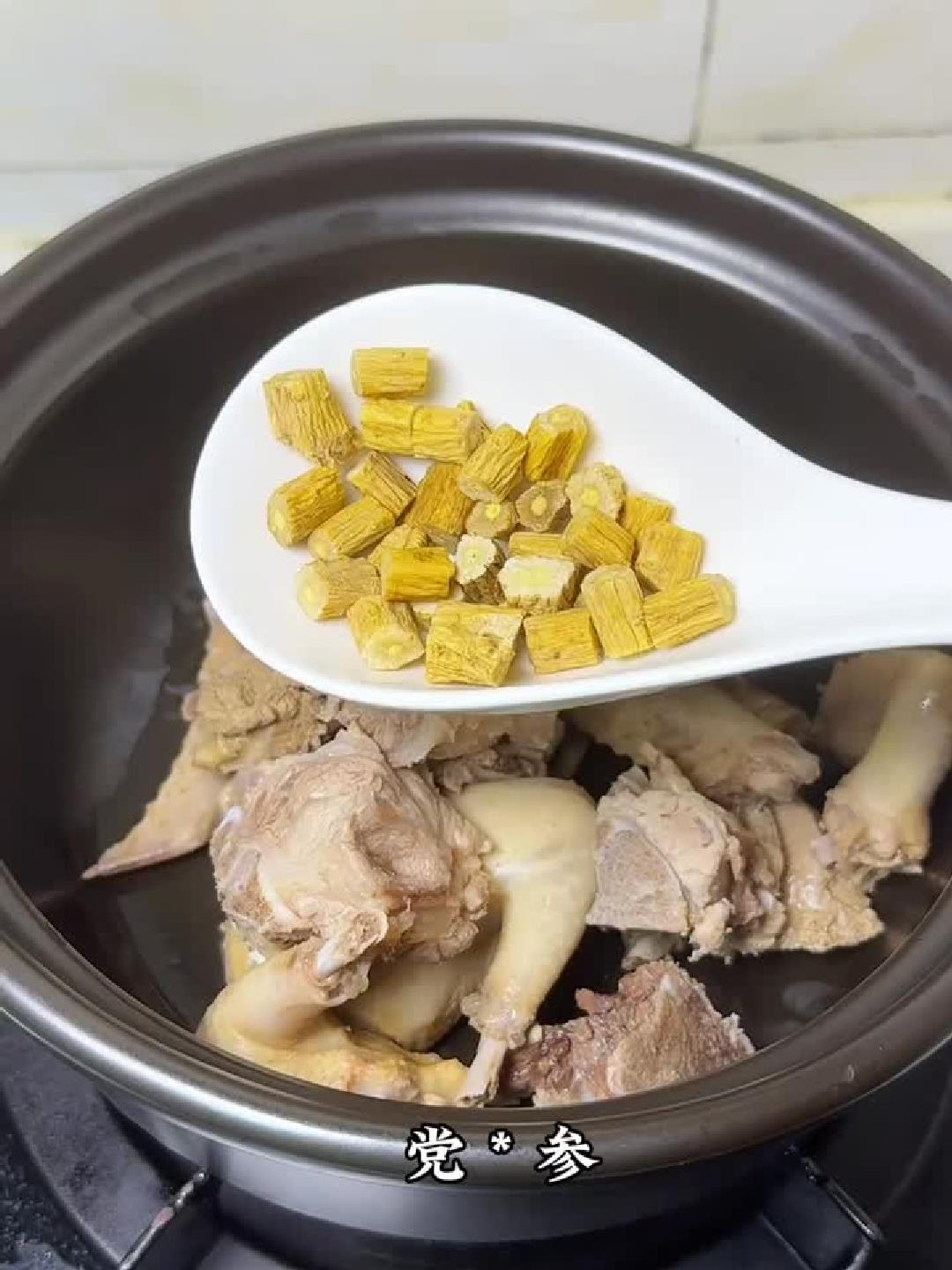 暖心暖胃一锅汤,鸽子滋补暖身心