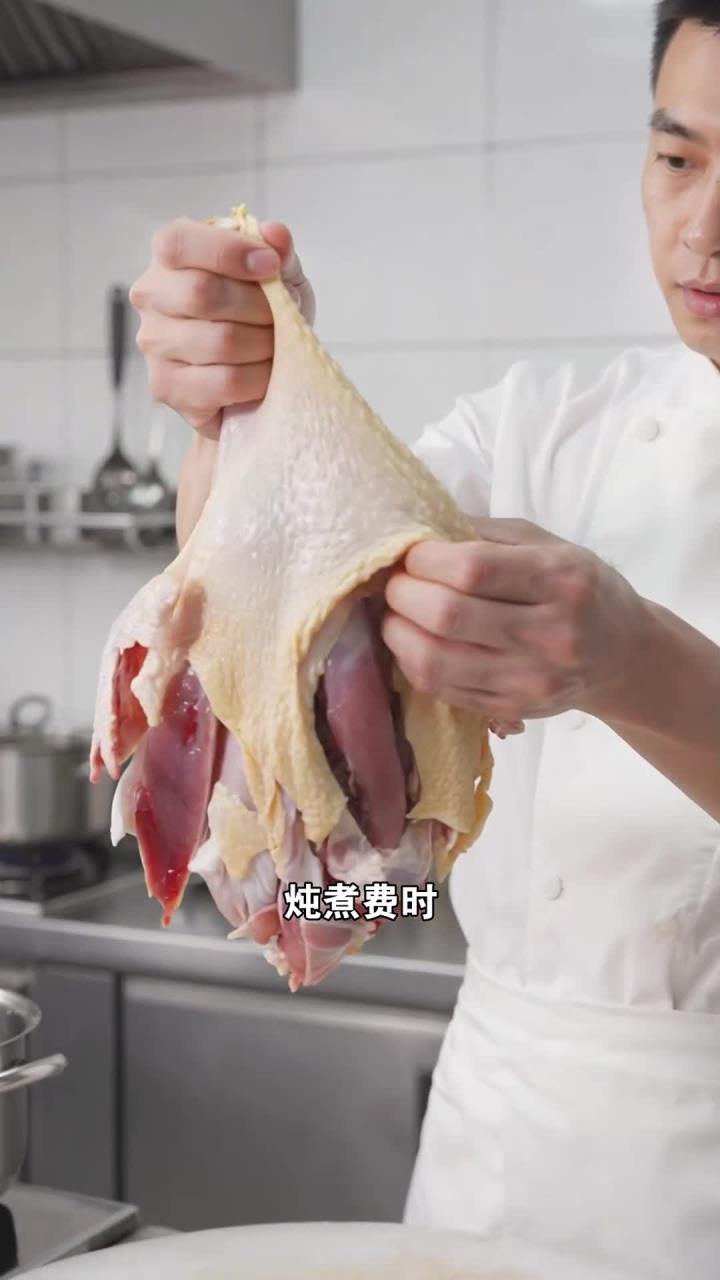公鸡、母鸡、三黄鸡,清炖该选哪一种?
