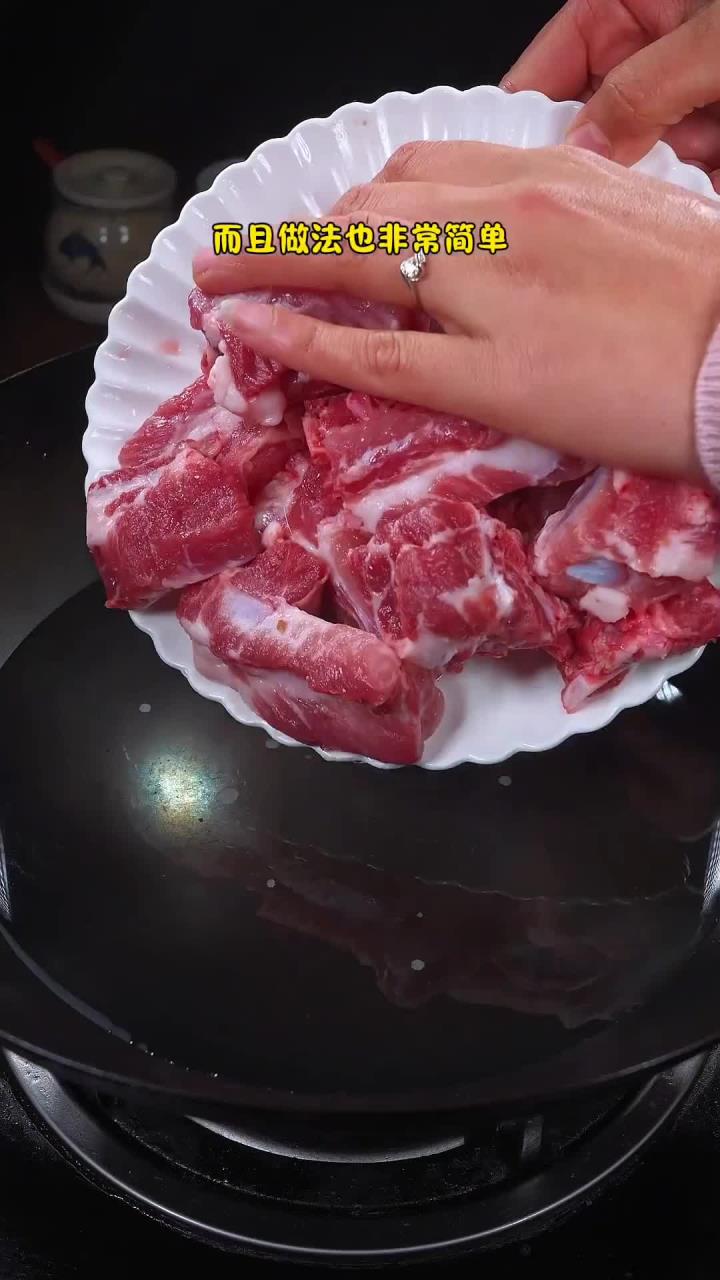 冬日暖汤墨鱼炖排骨,真的是鲜掉眉毛了!