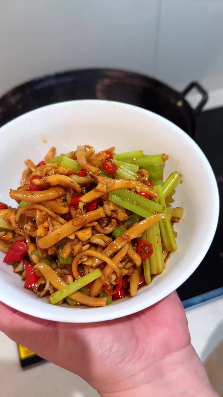 墨鱼干这样炒实在太香了,平时炖汤也特别鲜美