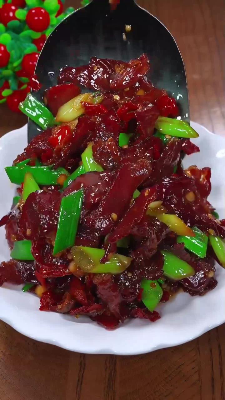 只有吃过我们湖南的腊牛肉,才会知道它为什么是很多湘菜馆的招牌菜!