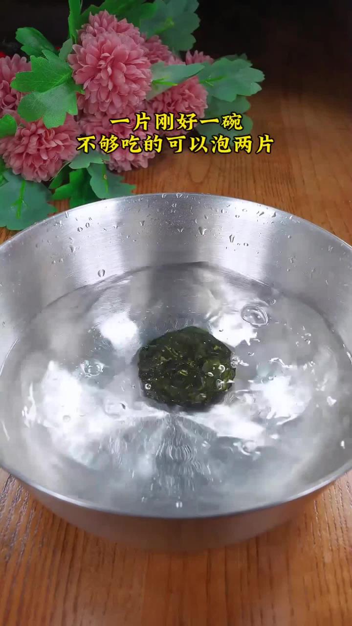 不知道吃什么下饭菜的时候就试试这道炝炒海带丝,好吃又下饭!