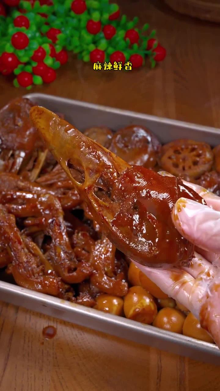 在家也可以完美复刻好吃的周黑鸭,麻辣鲜香,越吃越有味!