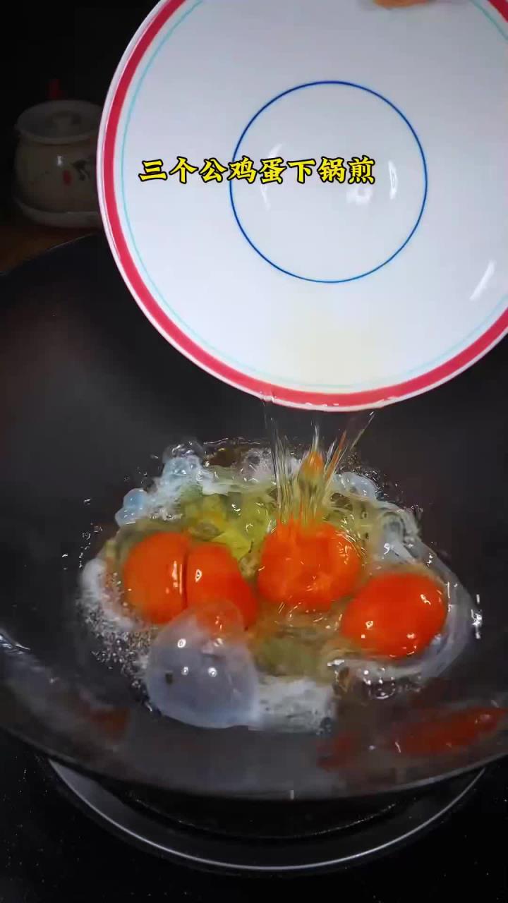 汤鲜味美的蘑菇鸡蛋瘦肉汤,家有小朋友的安排起来!