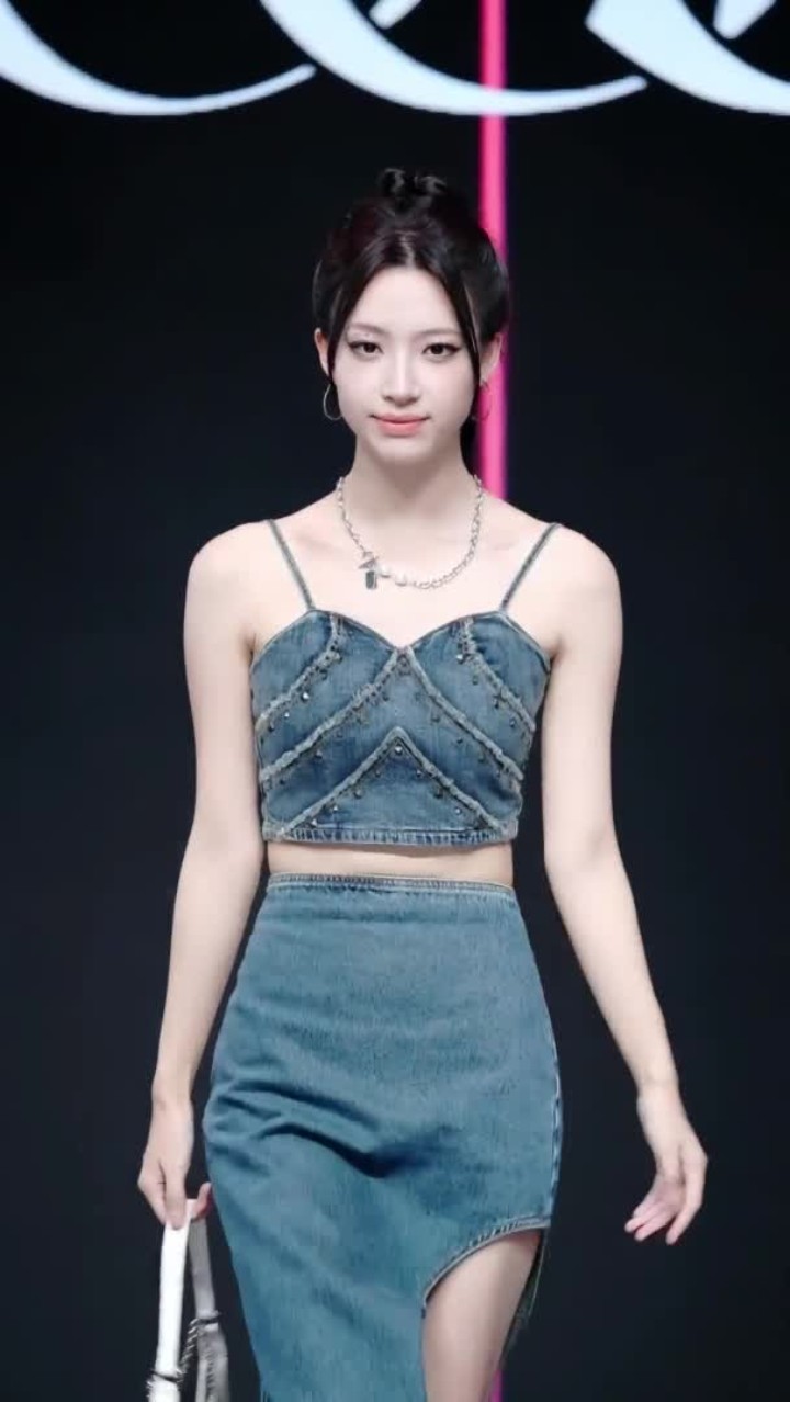 “不是每个女生都有人鱼线马甲线 但每个女生都有资格变时尚”高级的美一定是独立与优