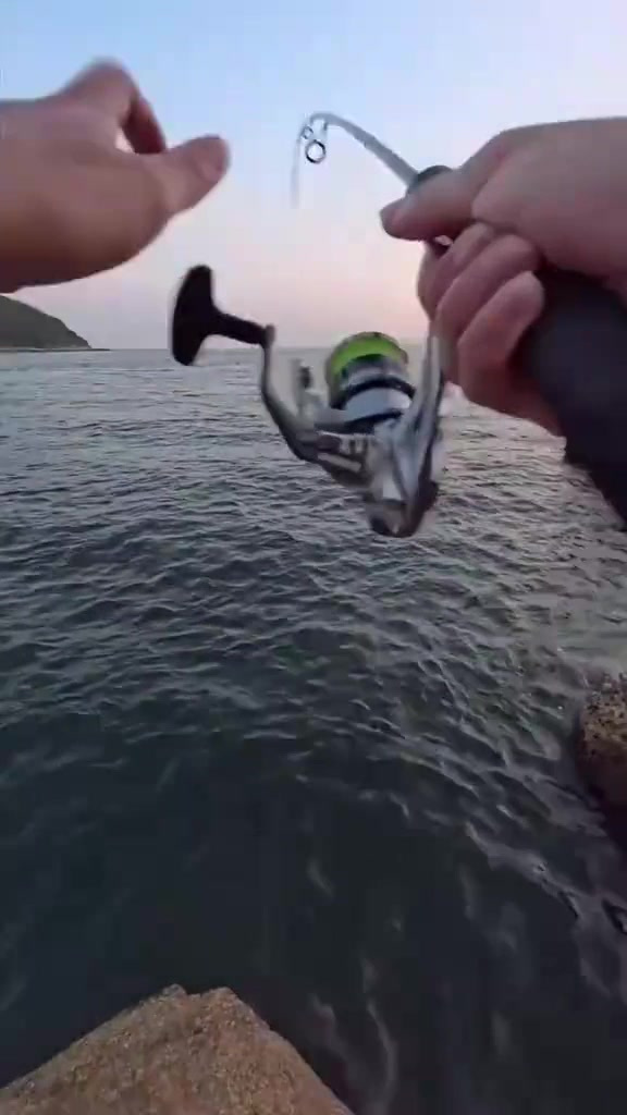 钓鱼趣了,秋天在水库钓鱼有多过瘾