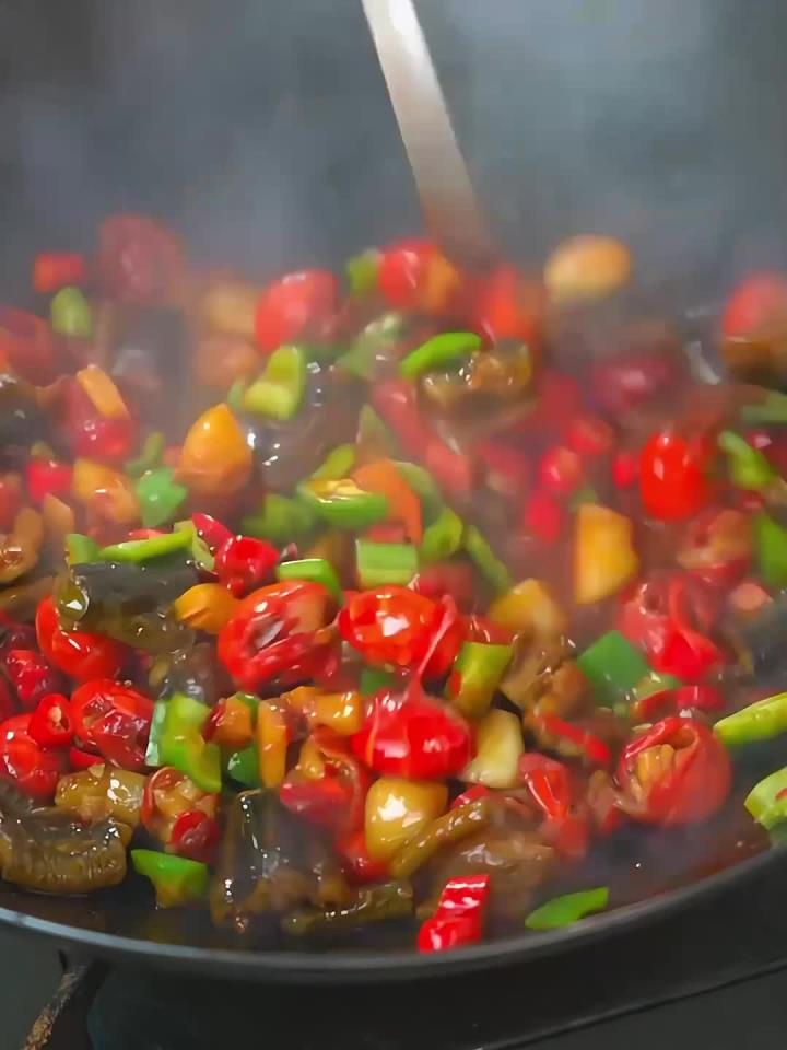 吃龙虾的季节,就这道鳝鱼烧虾球一定要试试,下酒又下饭