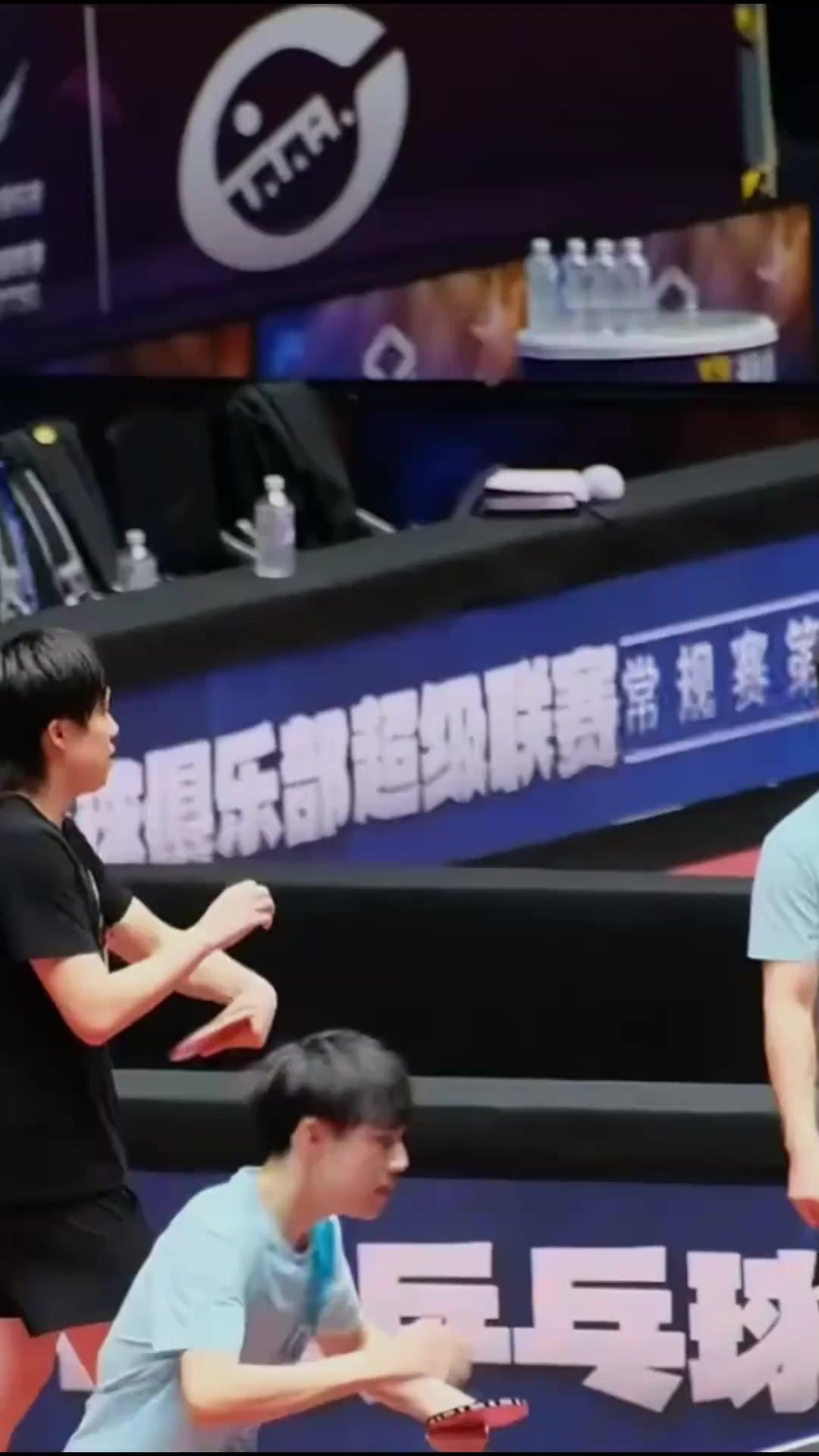 王楚钦以大欺小！欺负林诗栋：捏肚子+薅头发，小石头表情亮了