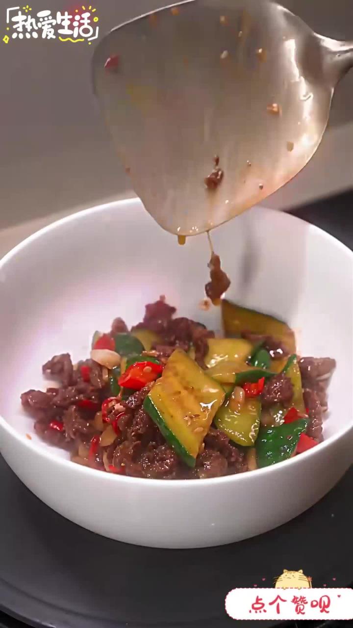 黄瓜炒牛肉 这道菜脆脆嫩嫩的特别下饭
