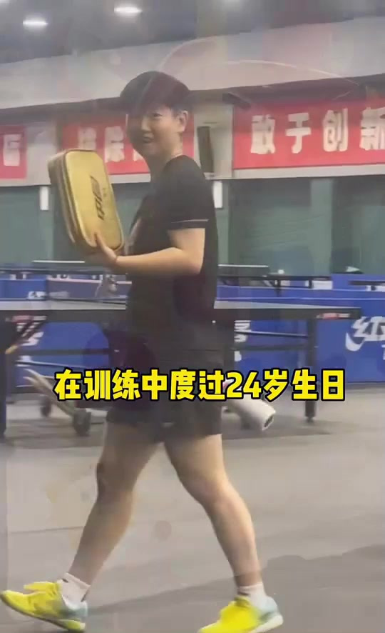莎宝在训练中度过24岁生日，师傅回国陪自己庆生内心止不住开心！