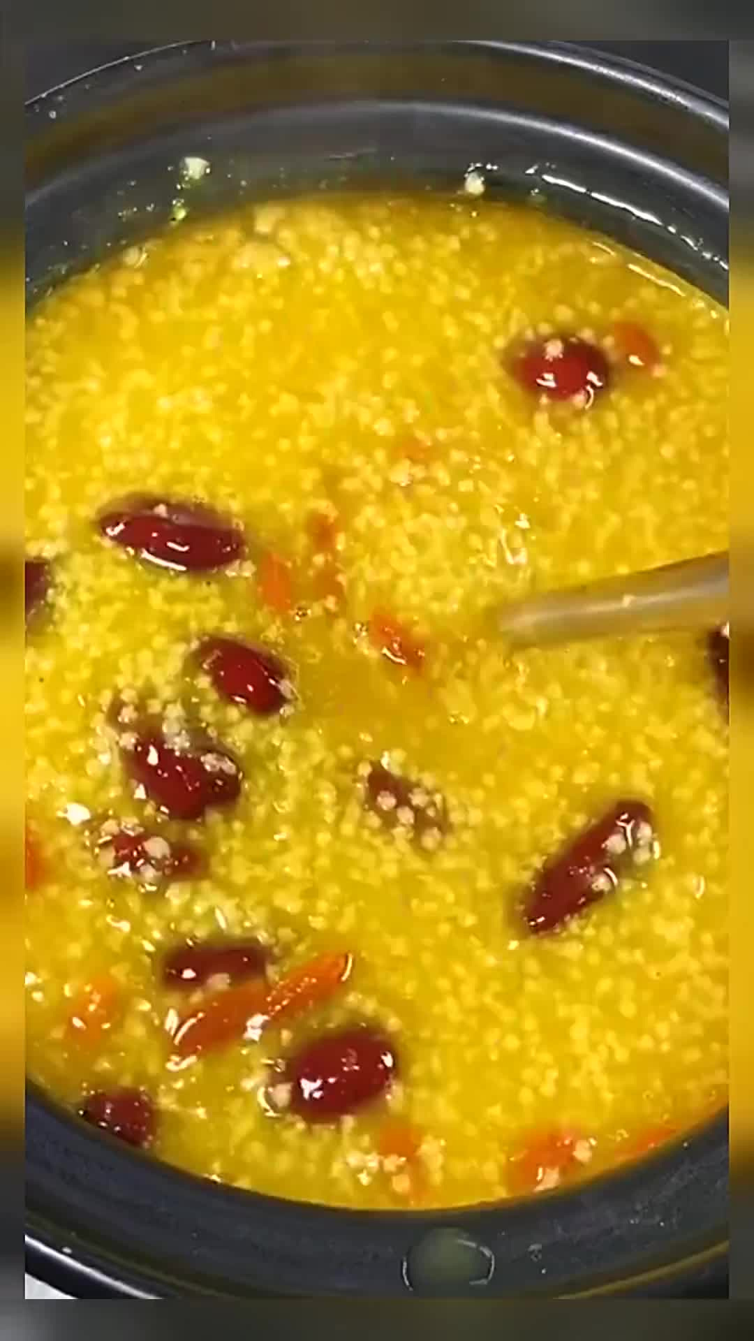 低脂又营养,健脾养胃的小米南瓜粥,粒粒开花又浓稠
