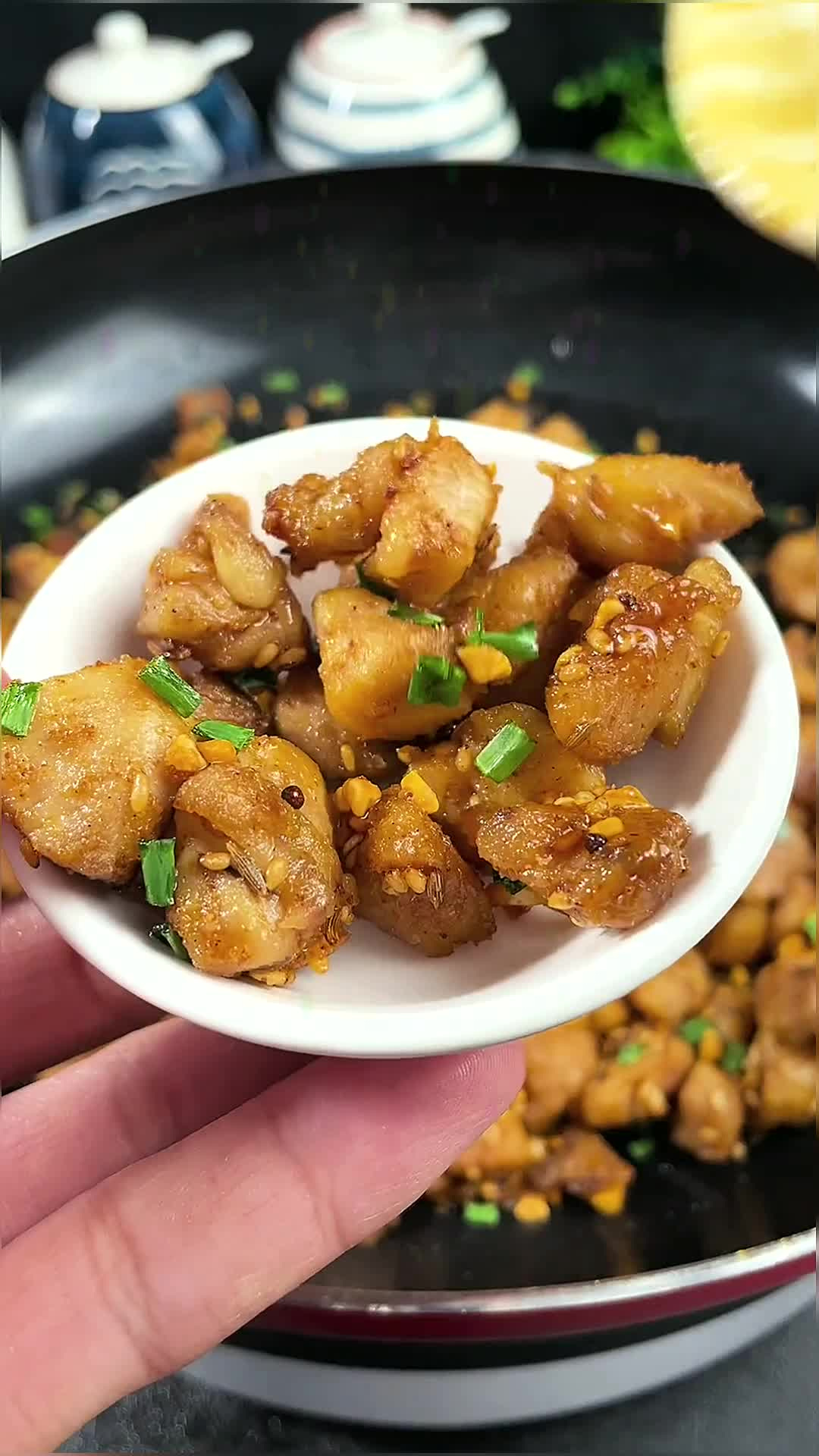 鸡腿你别再炒着吃了,跟我做成烧烤味的,比羊肉串还好吃,太香了