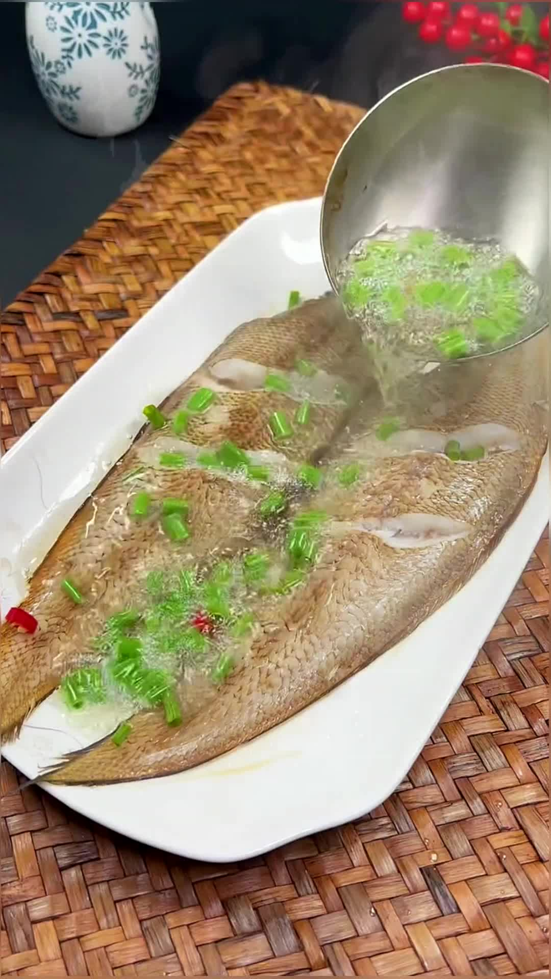 清蒸龙利鱼,我们舟山也叫玉秃,分为细鳞和粗鳞,你们喜欢吃哪种
