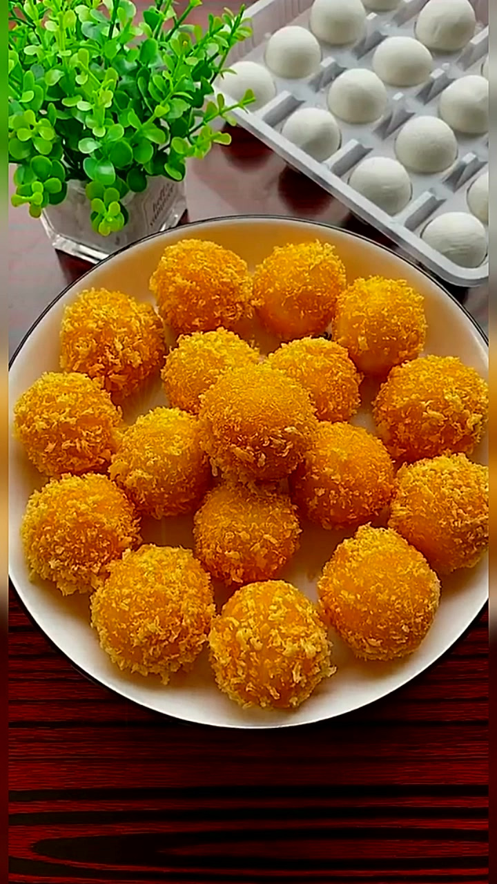 在家做各种各样好吃的,炸汤圆～