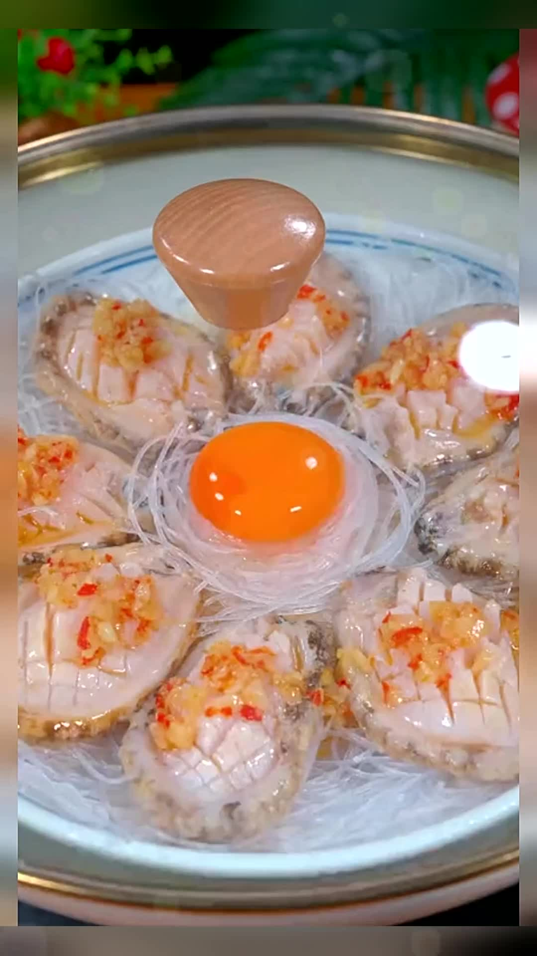 以后家里来客人,你就安排这道蒜蓉粉丝小鲍鱼,做法简单好吃又好