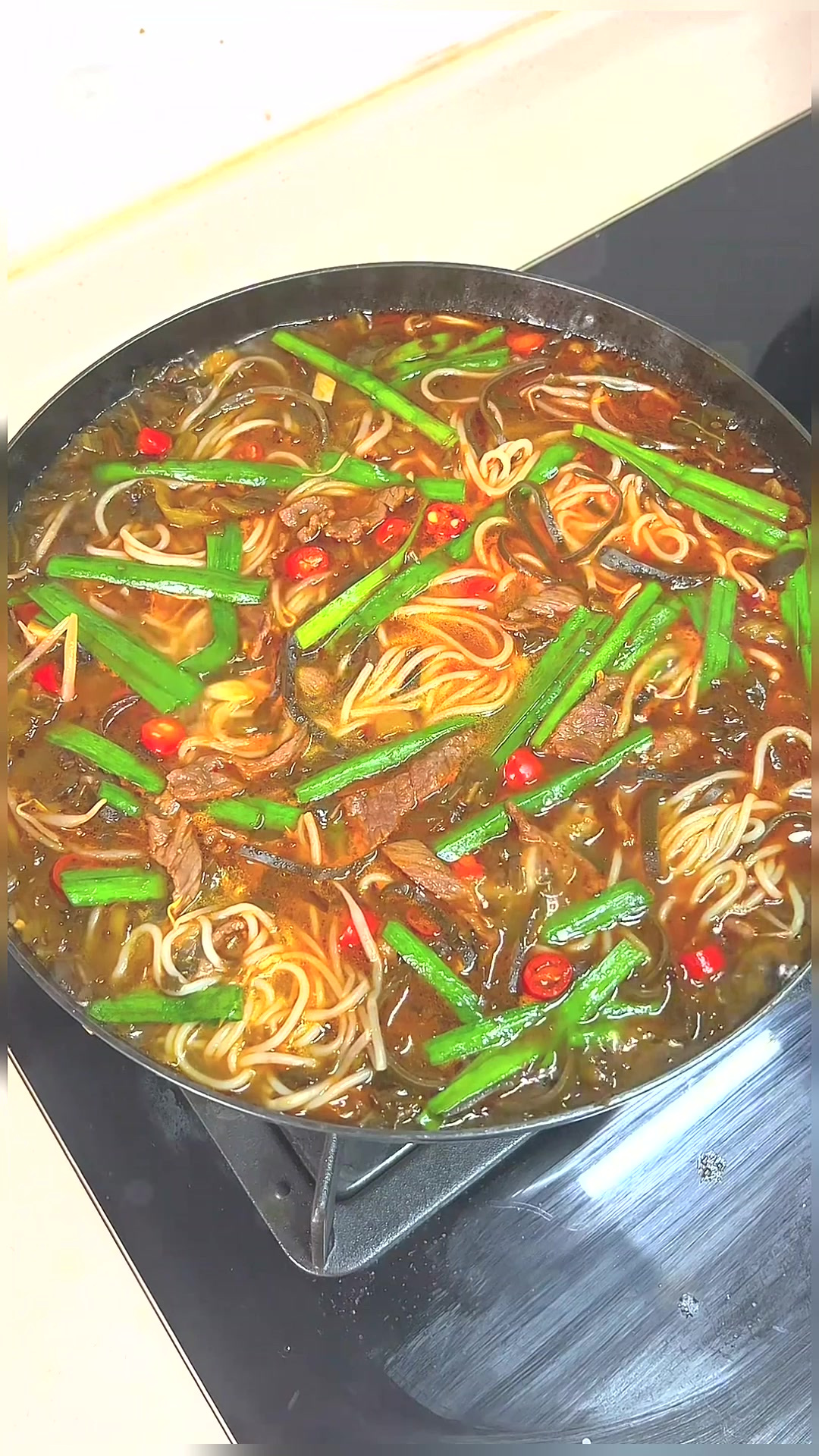 我妈做的泡椒牛肉米线真的太好吃了