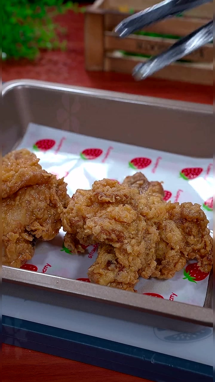 炸鸡腿的详细做法,外酥里嫩,比外面的香～