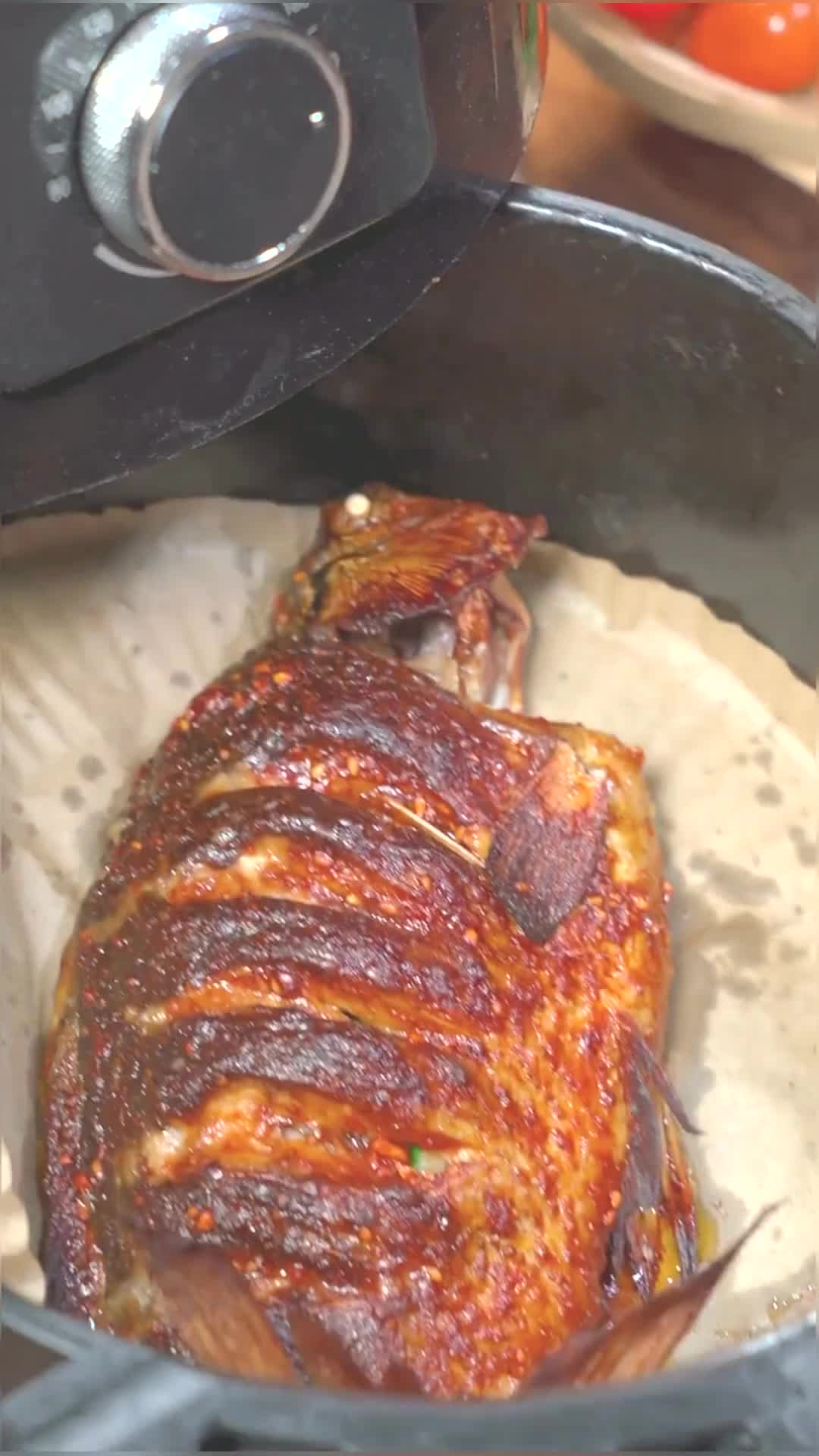 空气炸锅也能烤鱼,做法简单,比烧烤店还好吃