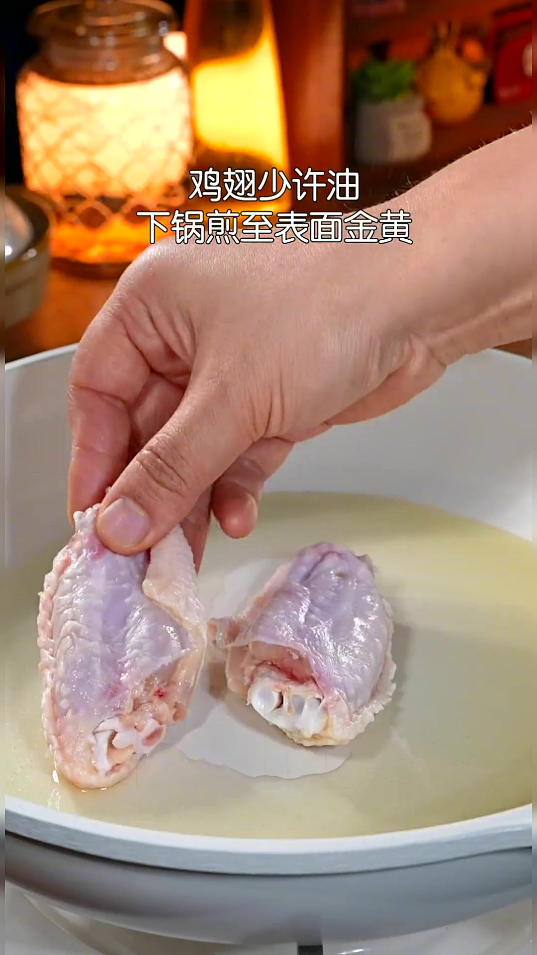 在鸡翅好多种做法做中,孩子还是比较喜欢可乐鸡翅,怎么吃都吃不