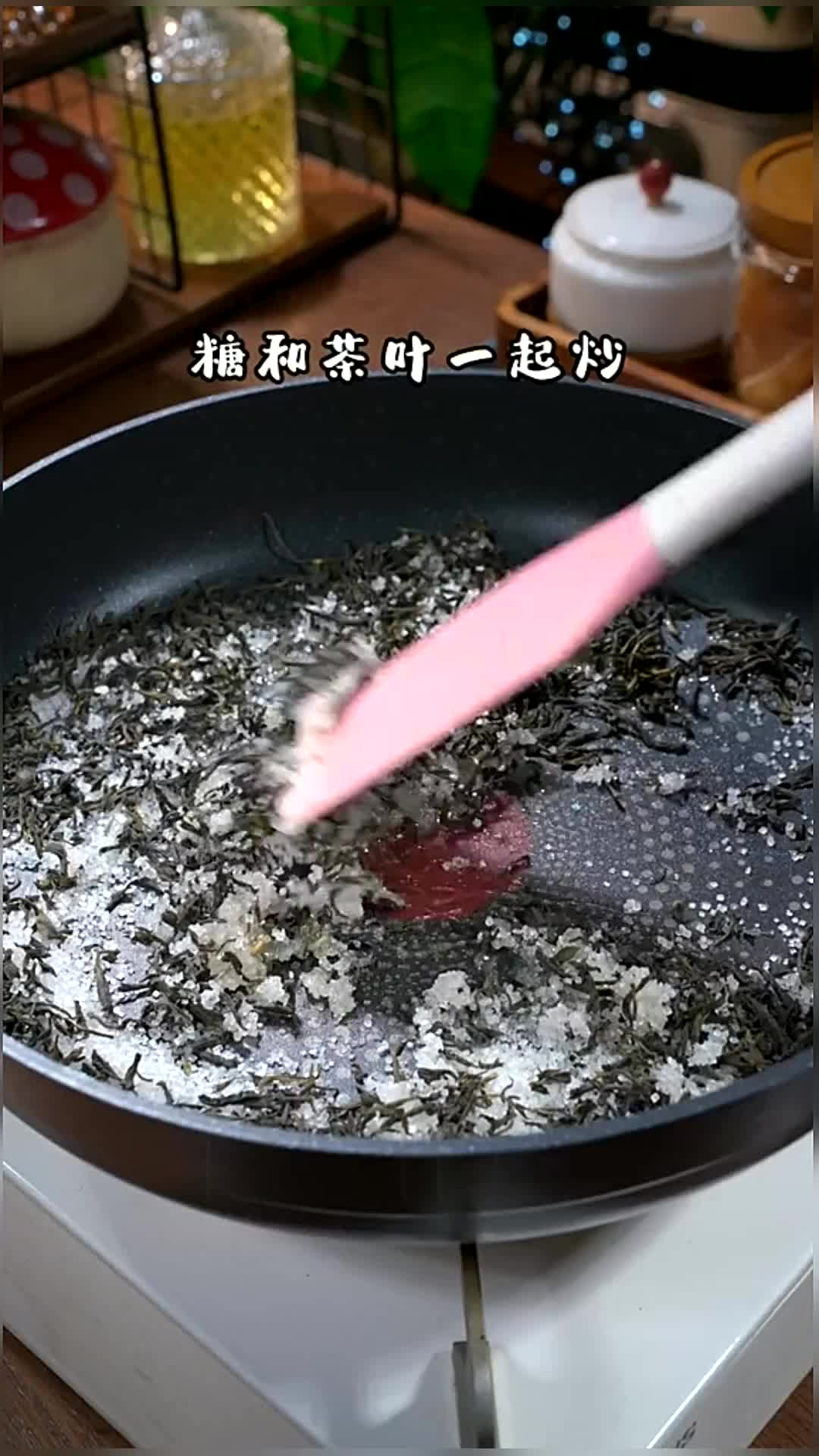 珍珠奶茶 家庭版焦糖黑珍珠奶茶,仅需两种食材即可完成,简单易