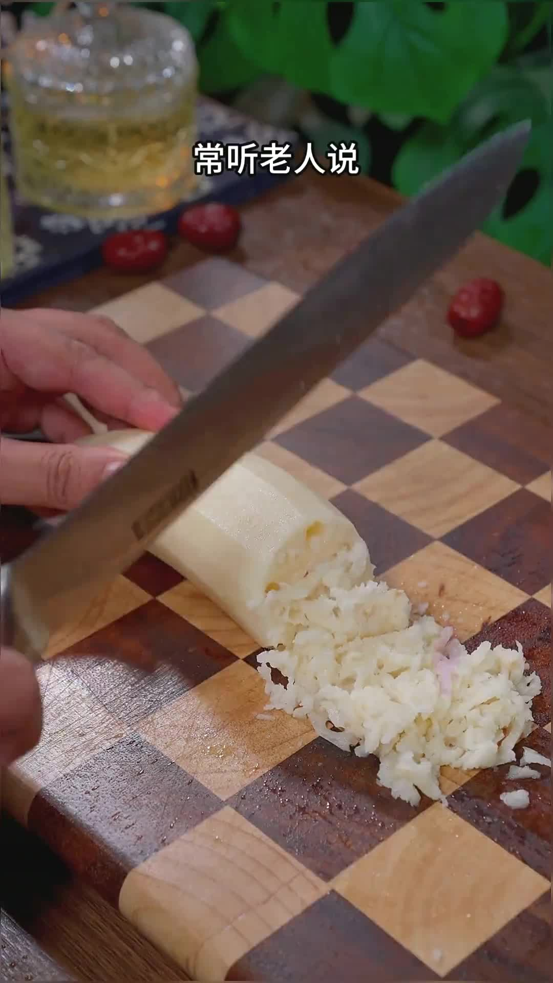 莲藕丸子的家常做法,外酥里嫩,一口一个太好吃了