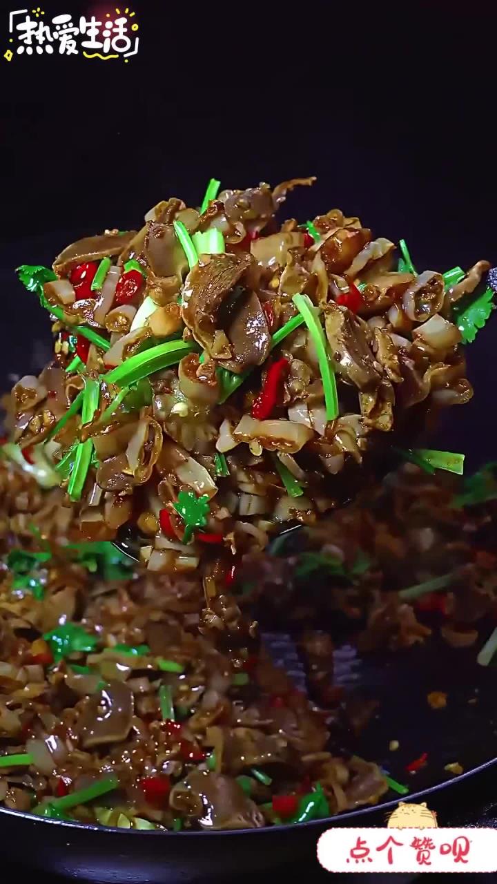白辣椒炒所有荤菜都非常下饭