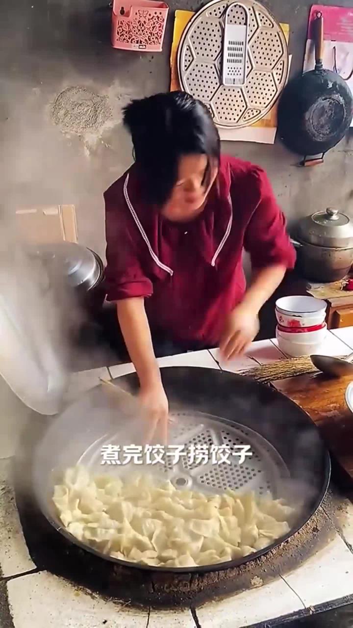 新包的饺子出锅了看看怎么样