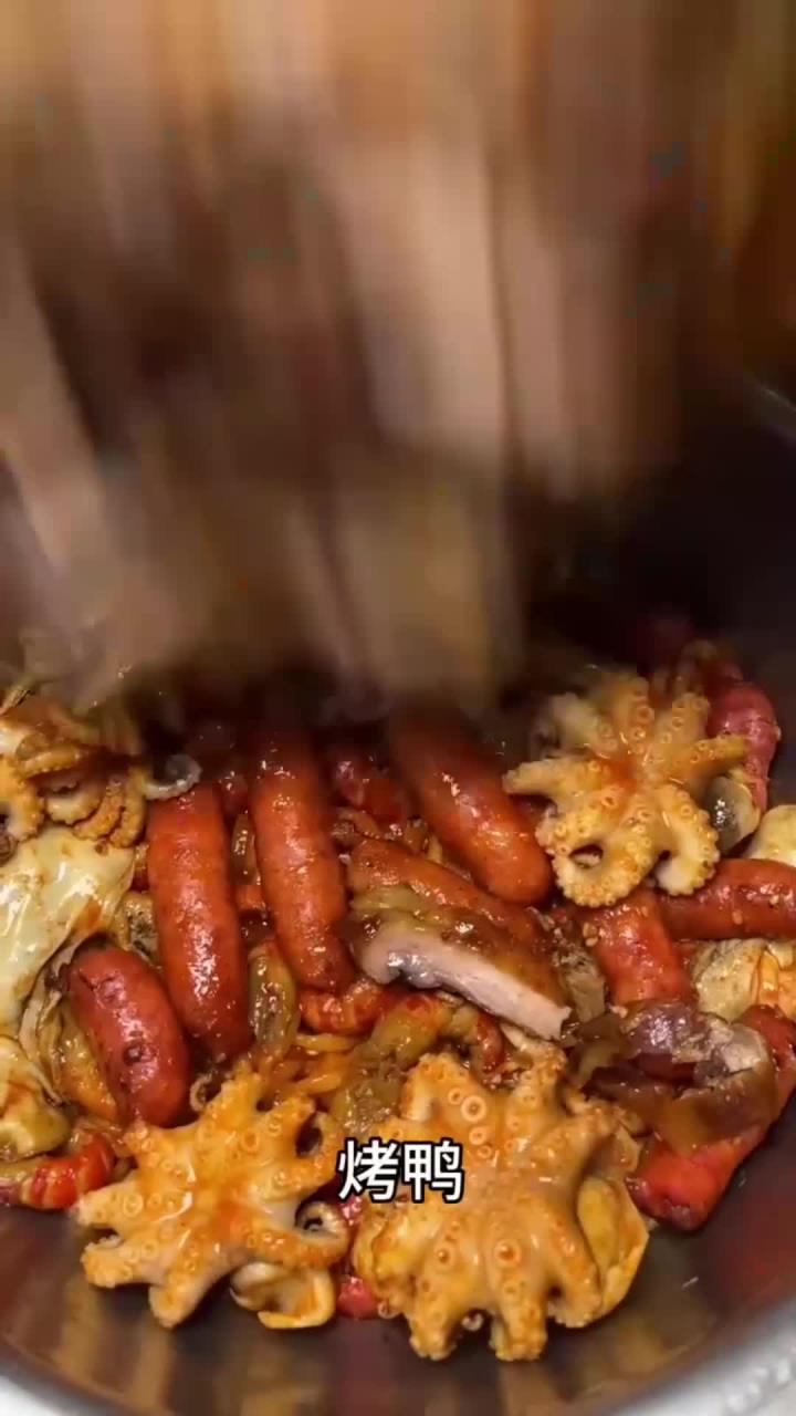 在家里简单做份小龙虾火鸡面吧