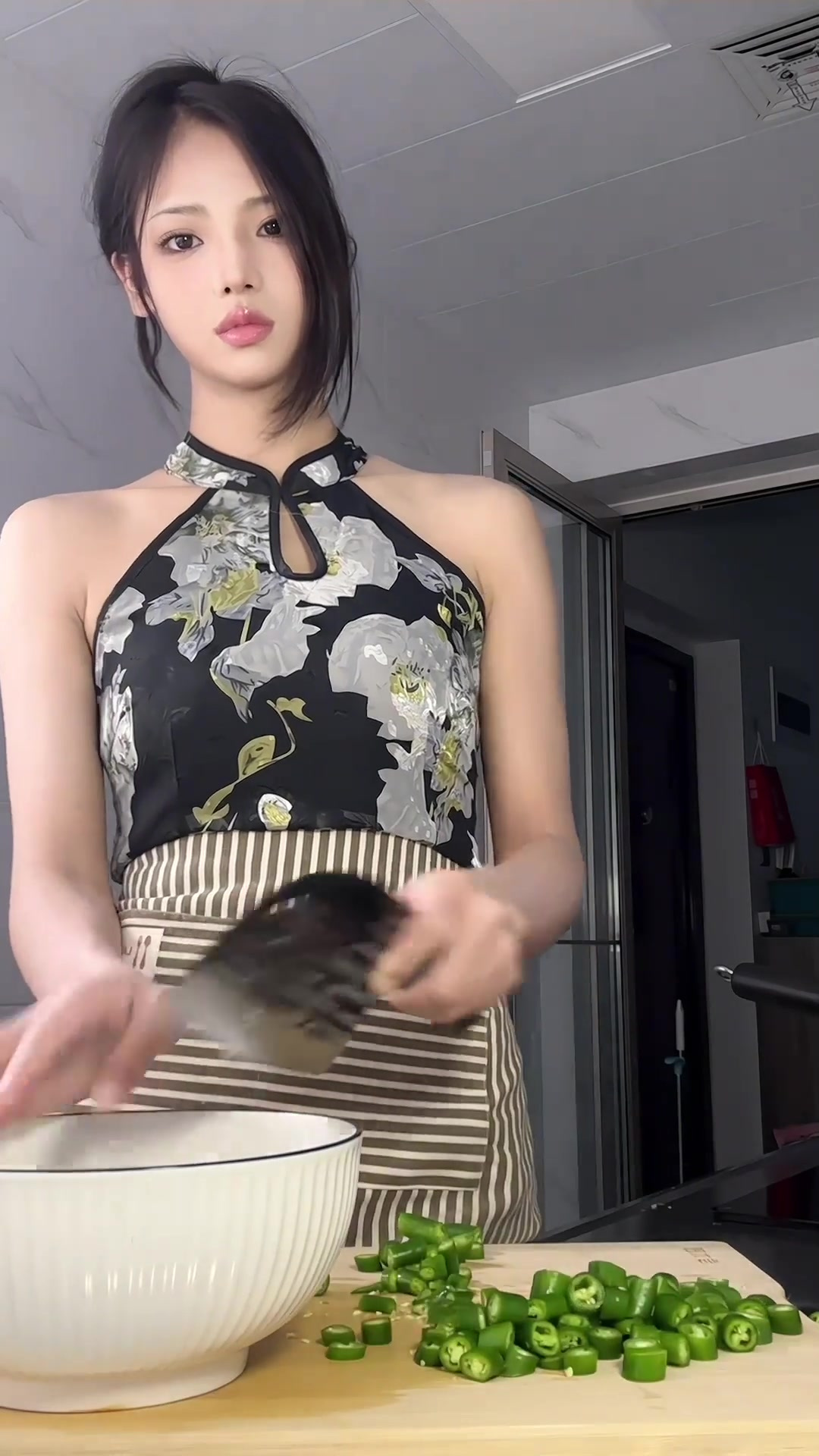 河南人无法拒绝的特色美食之烙馍卷菜！