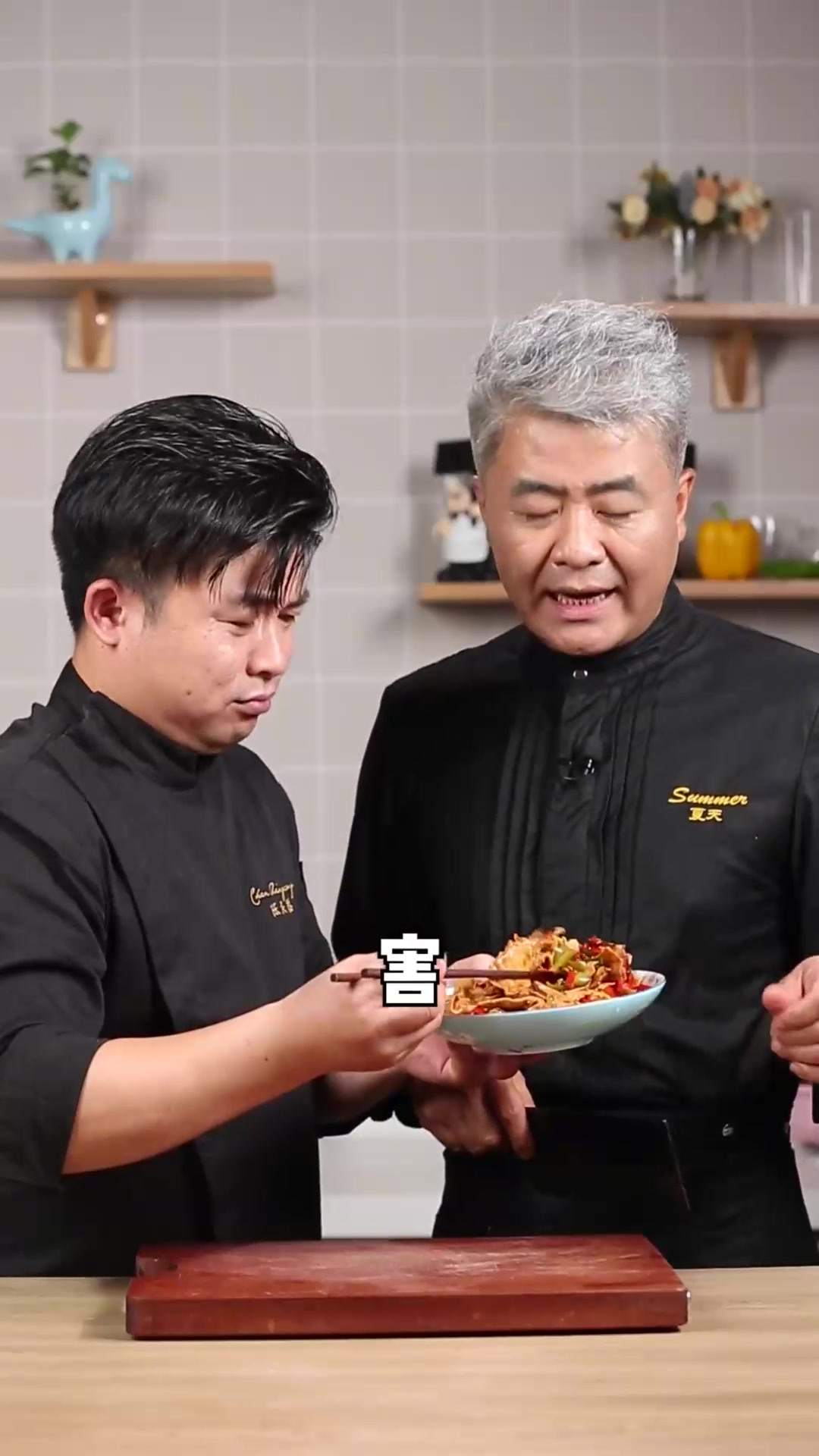 怎样才能炒出和饭店一样香的菜?秘密全在这个料油里!