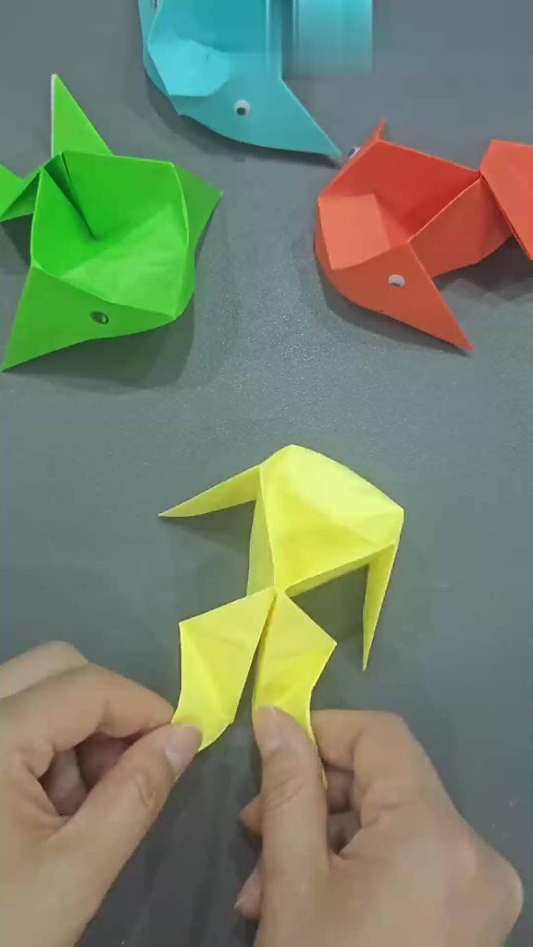 可爱的小鱼折纸 创意亲子幼儿手工折纸教程
