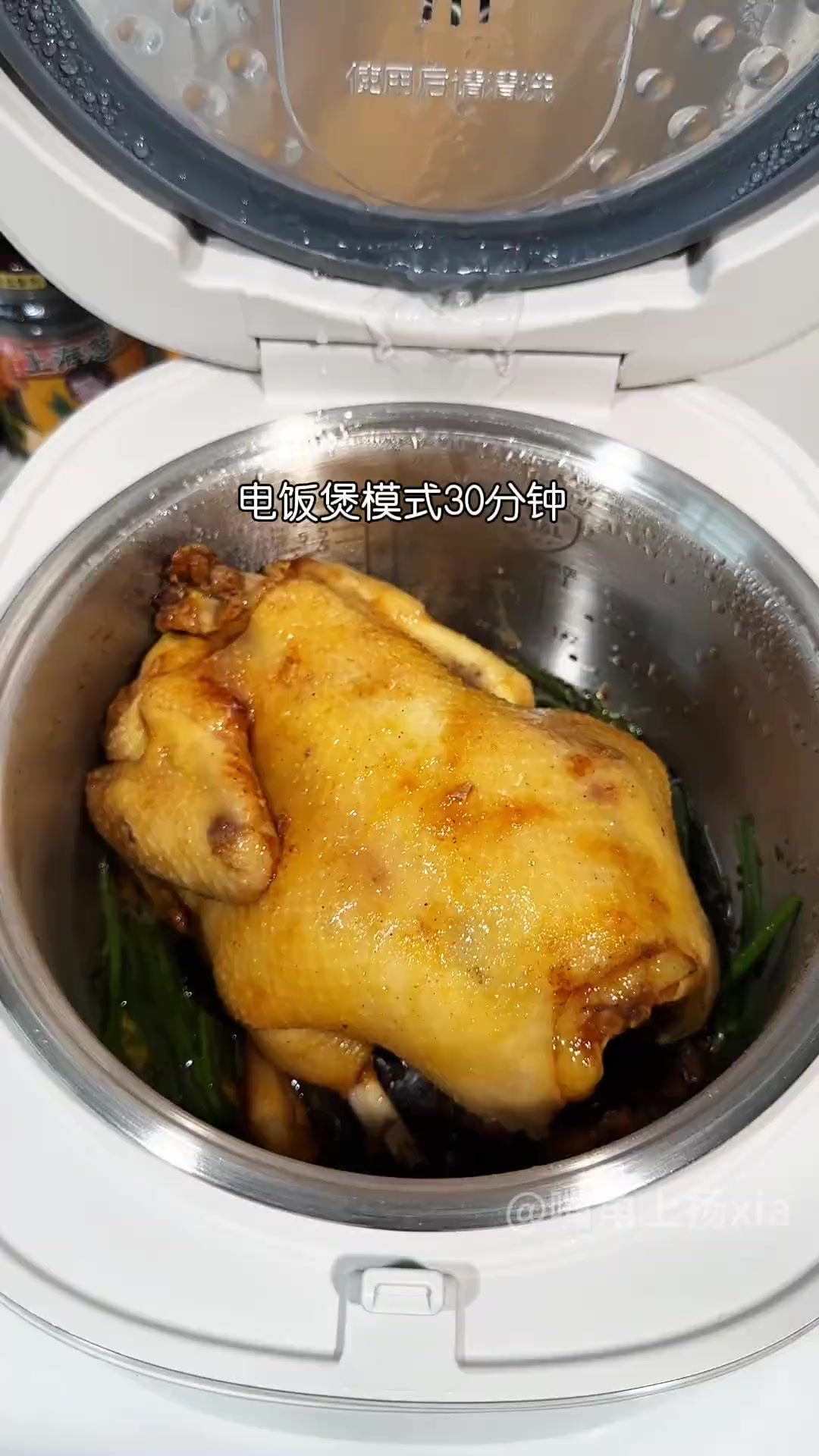 邪修窑鸡的做法就是快速,全程无油烟,只要会煮米饭就行!