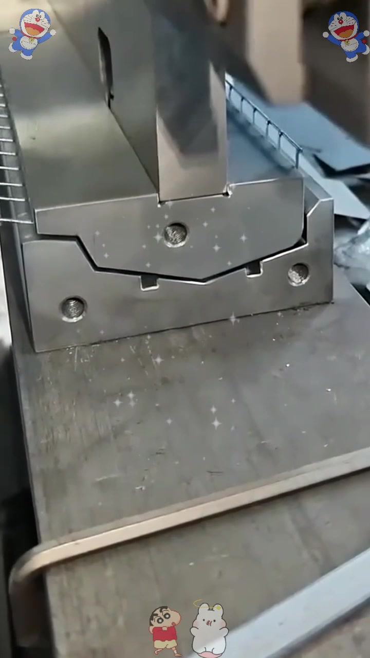  鸡笼网蛋托制作过程