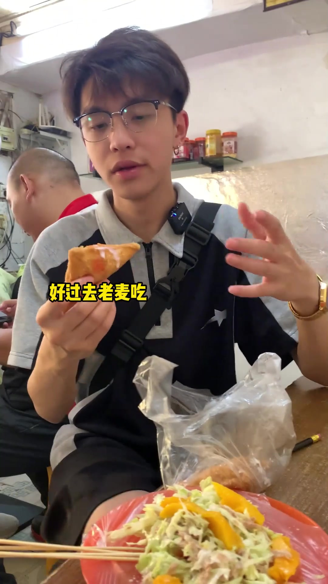 广州人都吃过的童年小吃店，8。5一个猪扒包深受学生党欢迎！