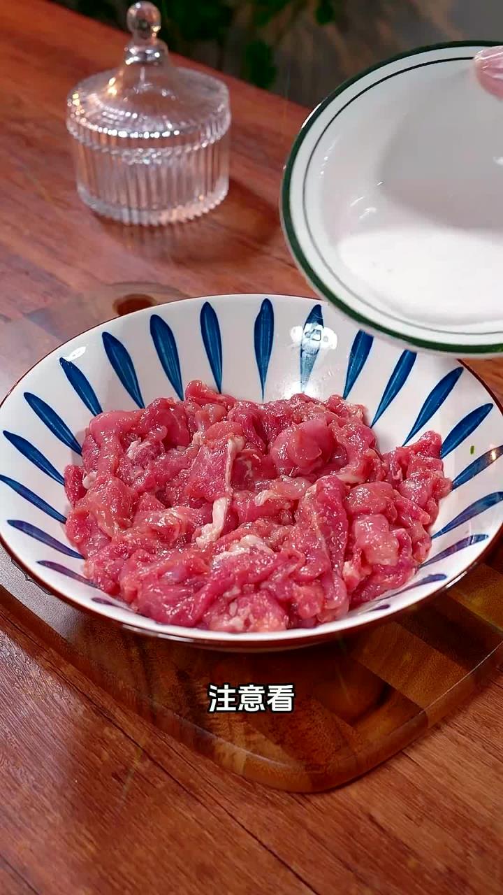 这个是最近很火的番茄滑肉做法,酸爽开胃,每周我都会做上几次番茄滑肉 番茄肉片 家常