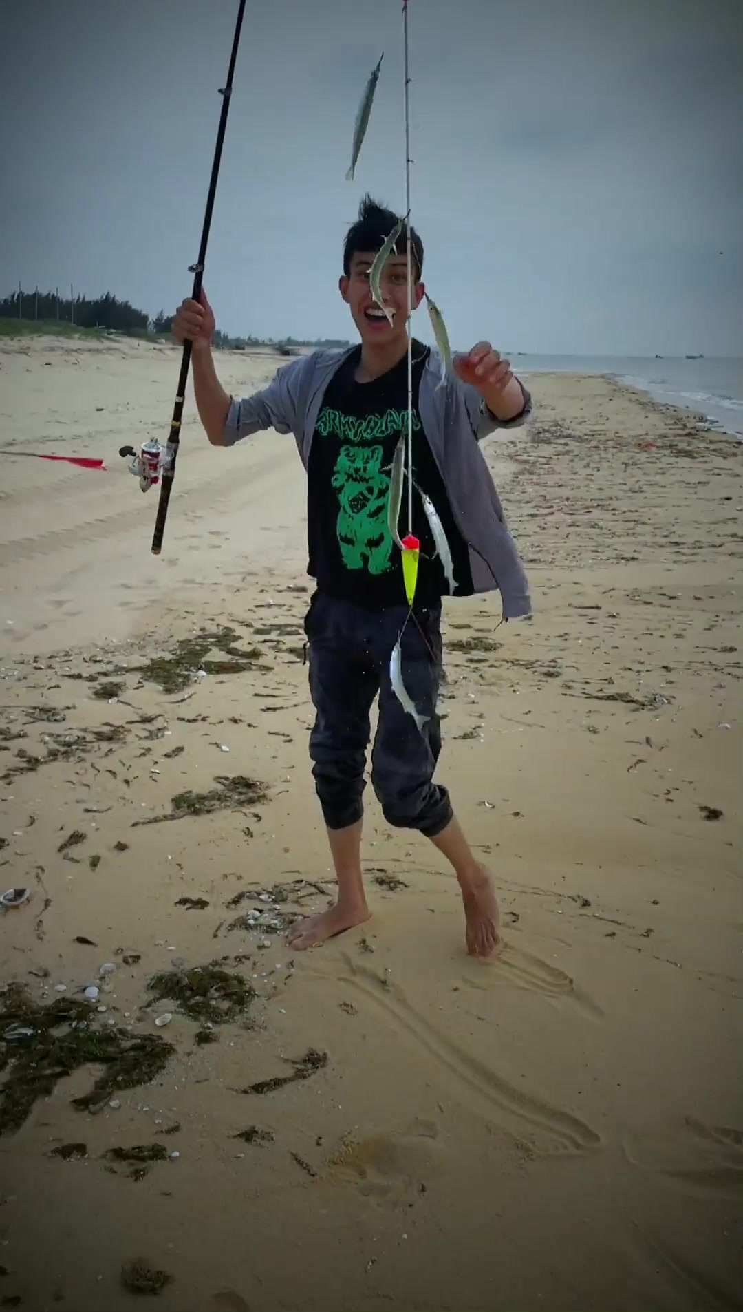 阳光正好，微风不燥，今天挑战沙滩远投2小时能钓多少鱼