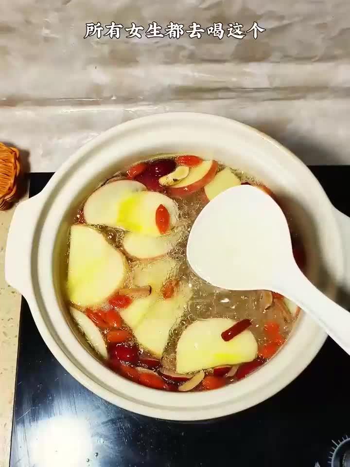 喝出红润肌！半月见证发光好气色：苹果黄芪水神奇功效