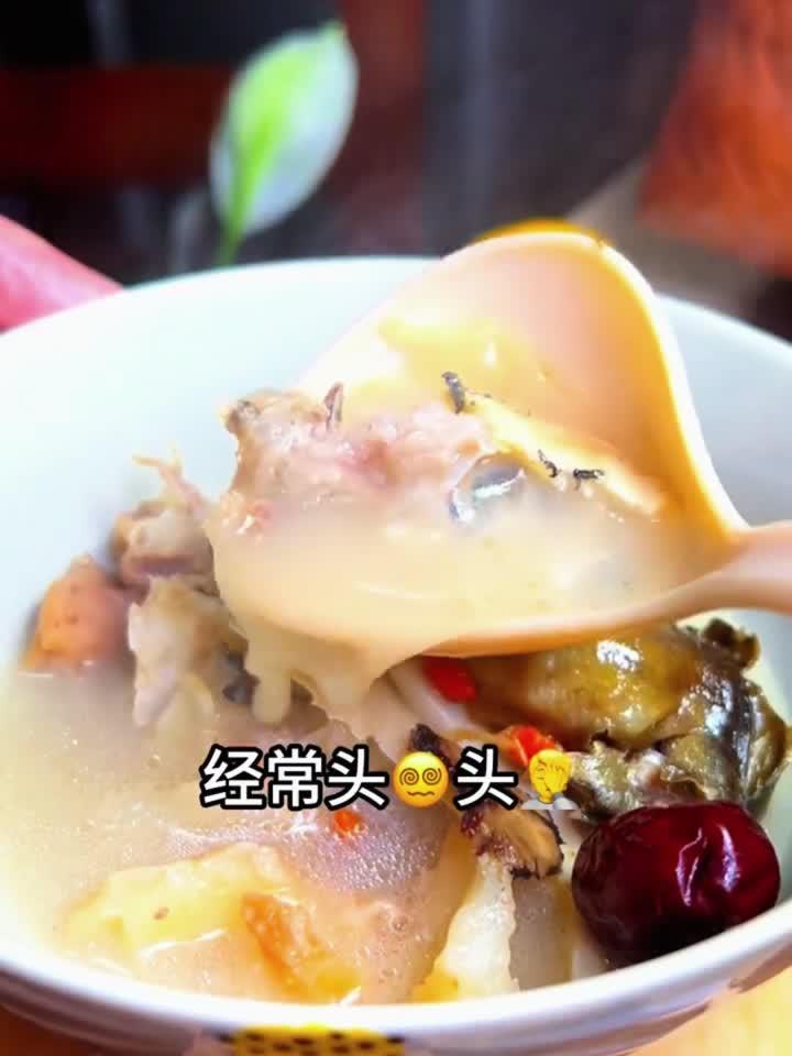 天麻鱼头汤:安神补脑的养生美味!