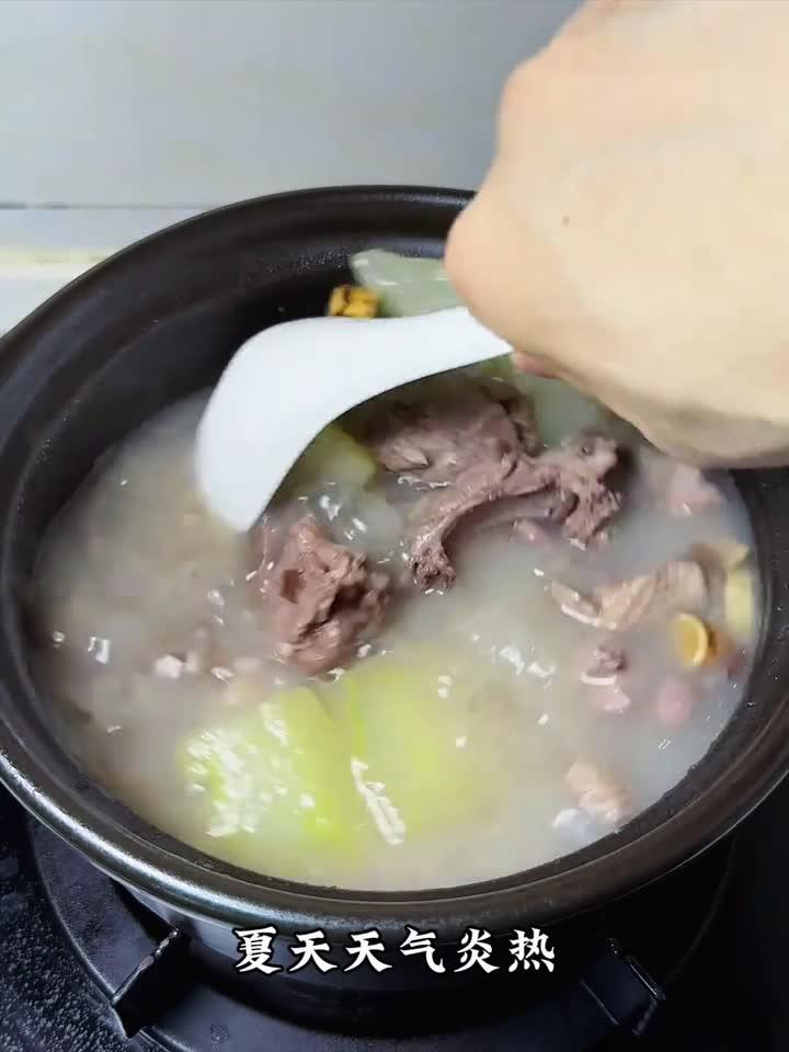 消暑佳品:冬瓜薏米老鸭汤,清热祛湿好养生!
