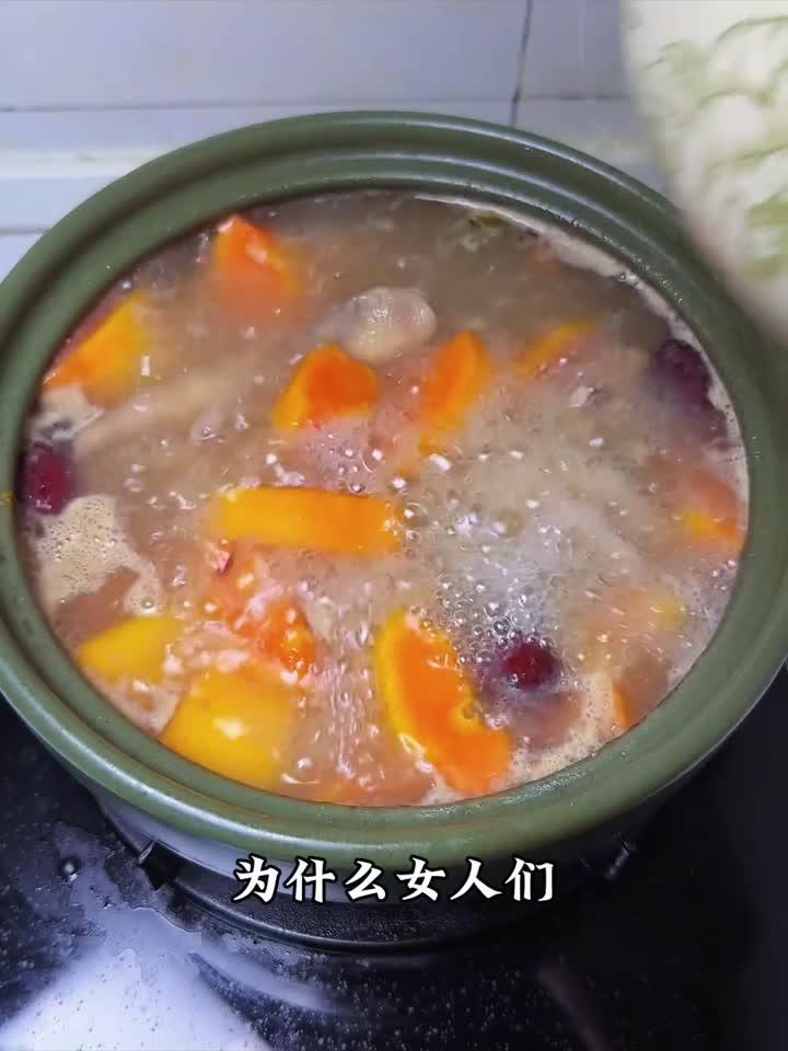 秋冬必喝！木瓜眉豆鸡脚汤，养颜润燥一碗搞定