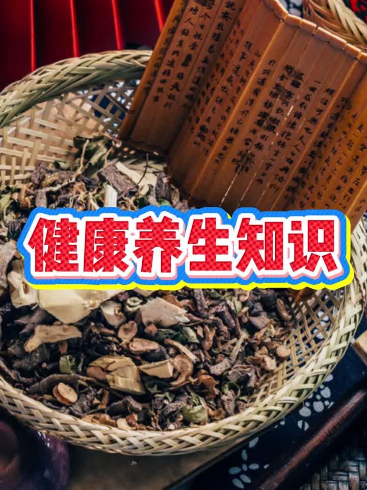 男子吃鱼被鱼刺卡喉，到医院做喉镜取出