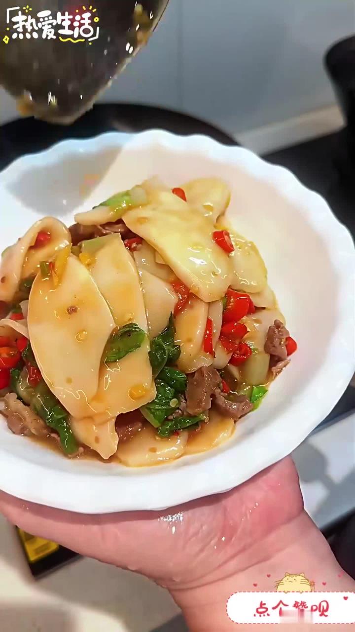 太喜欢吃这个炒年糕了，糯叽叽的非常非常好吃