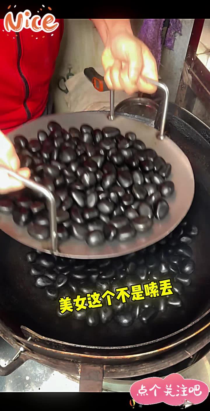 街边香菜榴莲石头饼，把我喜欢吃的都加进去了！