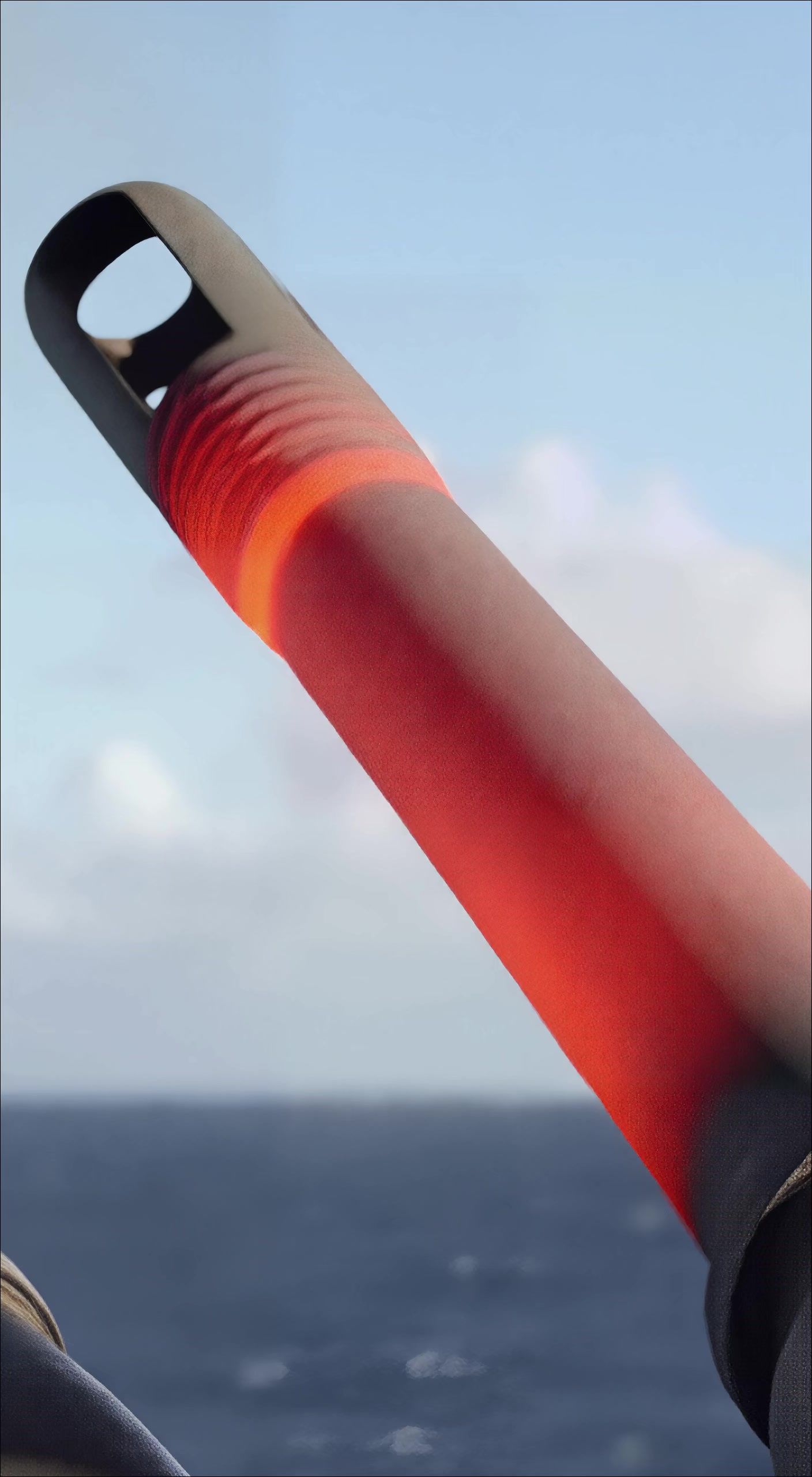 8K硬核特写：舰炮极速冷却，红热炮管瞬间炸出蒸汽云