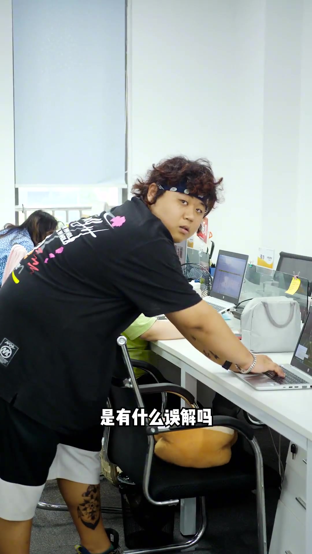谁说火鸡面里没火鸡的?淑芬我就用只真火鸡给大家做份超大的真.火鸡面