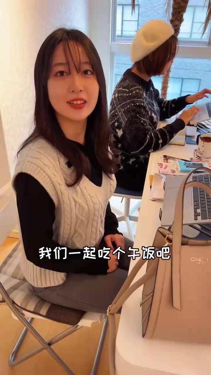 日本女生的午餐只有一盒豆腐，一颗蛋