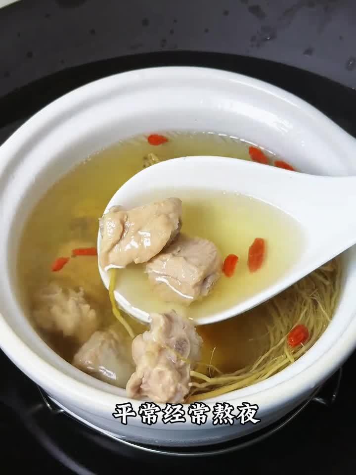 熬夜党必备！这碗草根汤，夏补胜良药