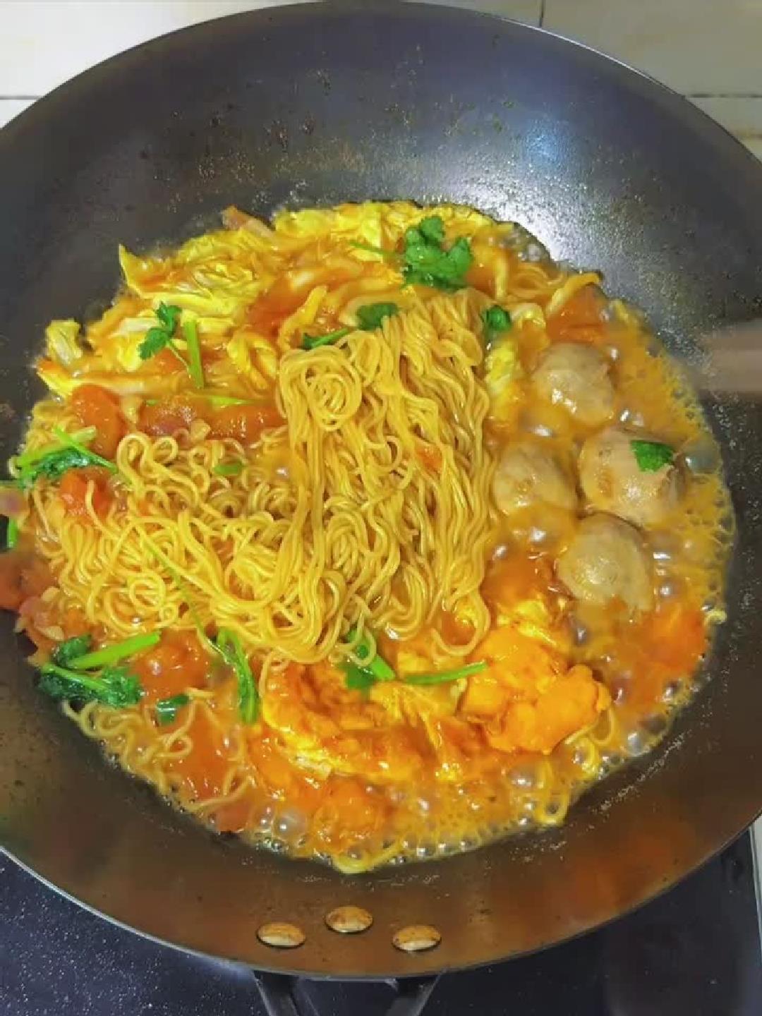 番茄鸡蛋面：一碗家常面的长寿密码