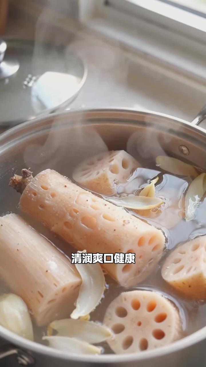 莲藕百合汤，清润爽口更健康，润燥养生好汤水